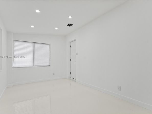 1745 NE 182 St, North Miami Beach FL 33162