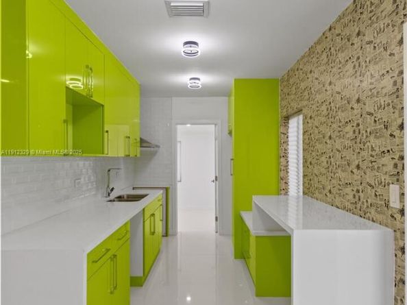 1745 NE 182 St, North Miami Beach FL 33162