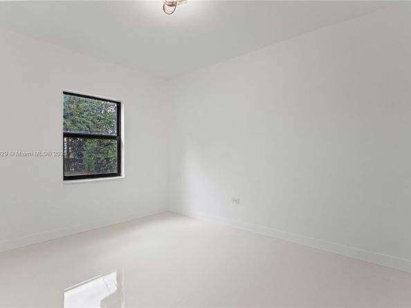 1745 NE 182 St, North Miami Beach FL 33162