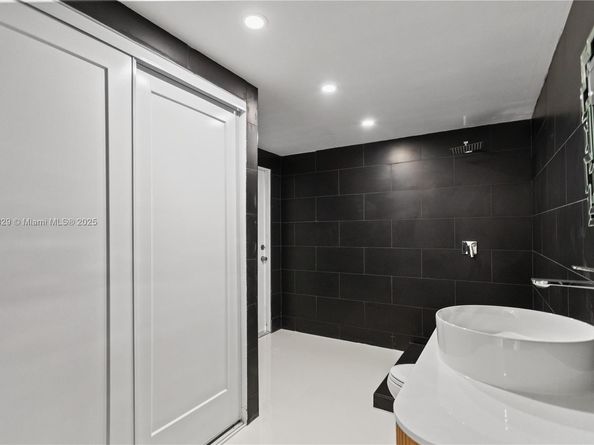 1745 NE 182 St, North Miami Beach FL 33162