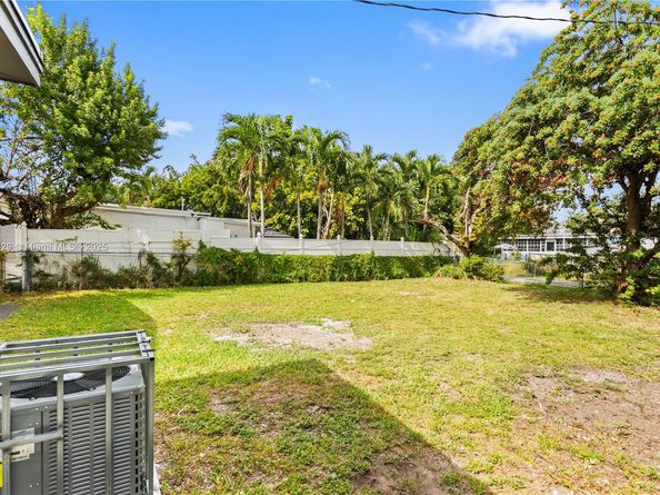 1745 NE 182 St, North Miami Beach FL 33162