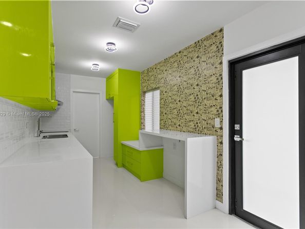 1745 NE 182 St, North Miami Beach FL 33162