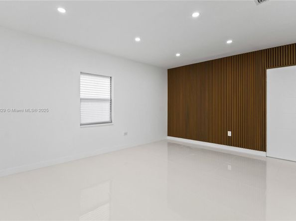 1745 NE 182 St, North Miami Beach FL 33162