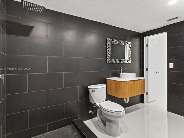 1745 NE 182 St, North Miami Beach FL 33162