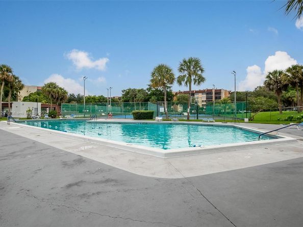 7021 Environ Blvd 218, Lauderhill FL 33319