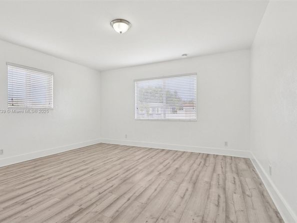 2455 Wiley Ct, Hollywood FL 33020