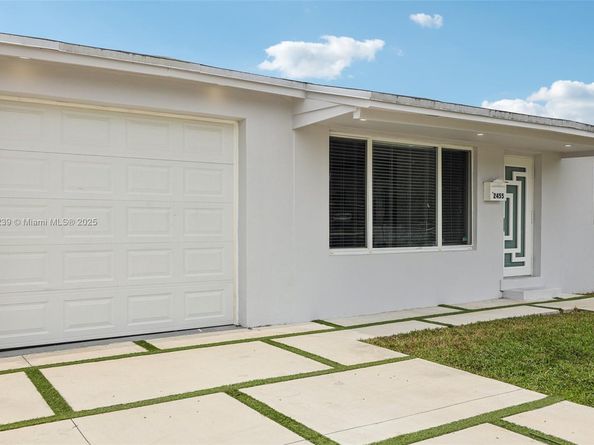 2455 Wiley Ct, Hollywood FL 33020