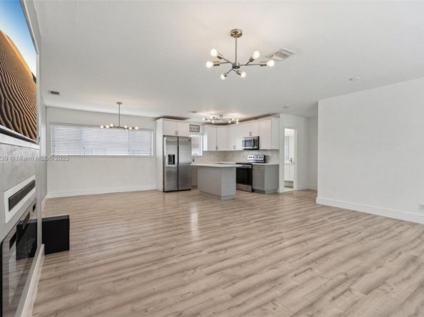 2455 Wiley Ct, Hollywood FL 33020