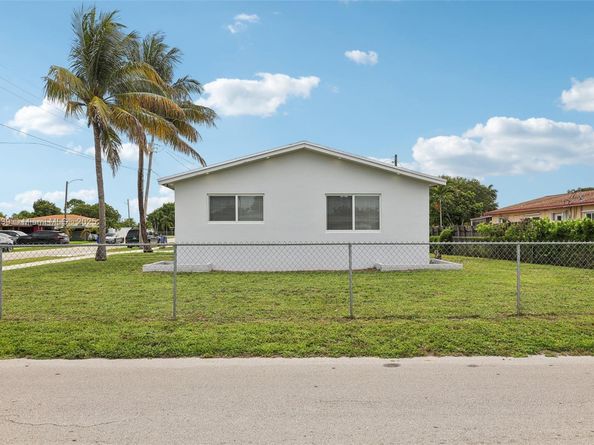 2455 Wiley Ct, Hollywood FL 33020