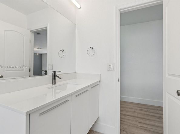 2455 Wiley Ct, Hollywood FL 33020