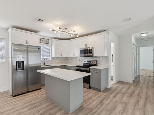 2455 Wiley Ct, Hollywood FL 33020