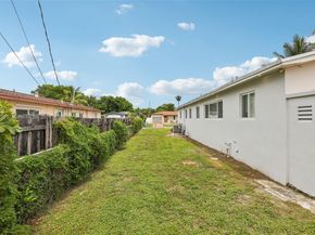 2455 Wiley Ct, Hollywood FL 33020