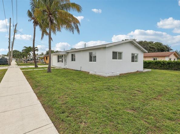 2455 Wiley Ct, Hollywood FL 33020