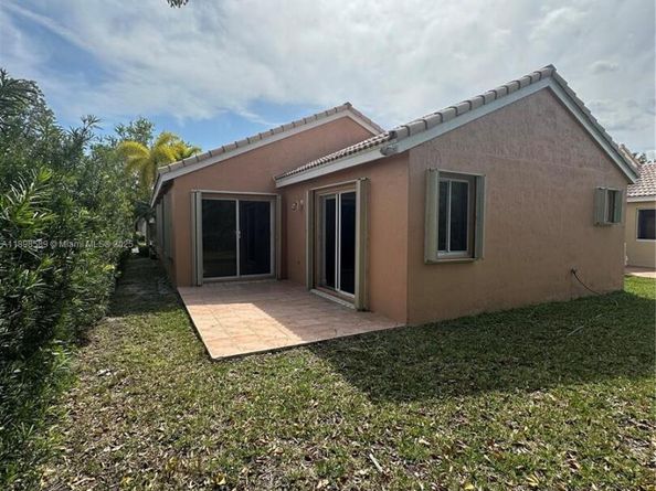4279 Greenbriar Ln, Weston FL 33331
