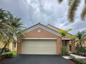 4279 Greenbriar Ln, Weston FL 33331