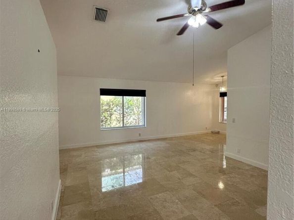 4279 Greenbriar Ln, Weston FL 33331