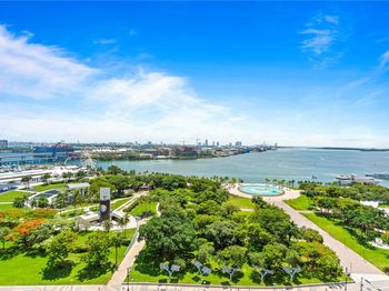 50 Biscayne Blvd