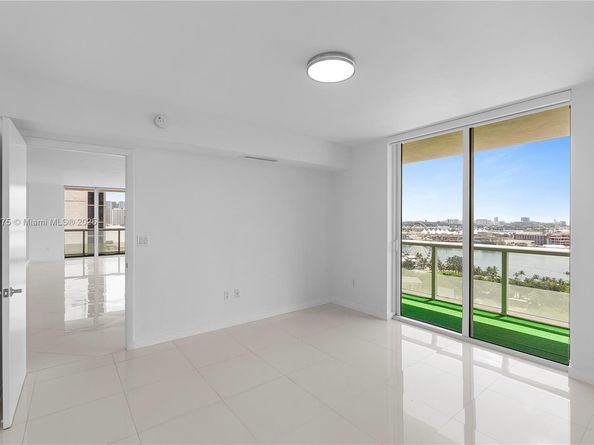 50 Biscayne Blvd 1902, Miami FL 33132