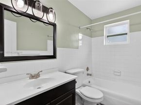 6533 NW 1st St, Margate FL 33063