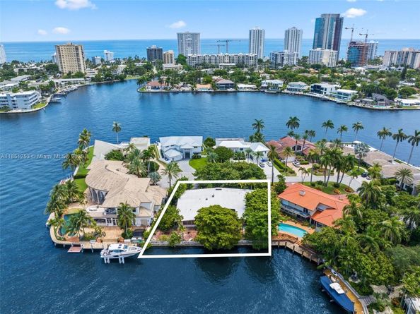 2587 SE 8th St, Pompano Beach FL 33062