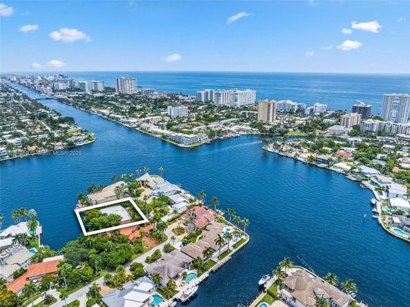 2587 SE 8th St, Pompano Beach FL 33062