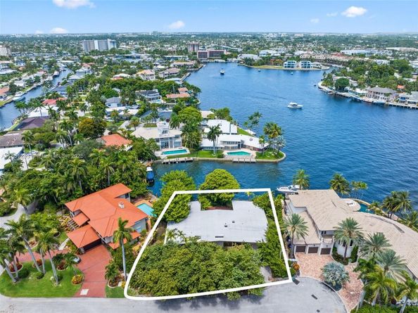 2587 SE 8th St, Pompano Beach FL 33062