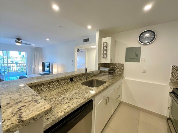 3545 NE 167th St 505, North Miami Beach FL 33160