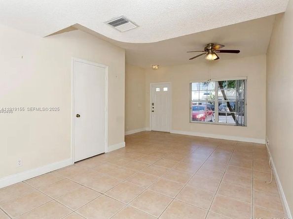 43 Simonton Cir, Weston FL 33326