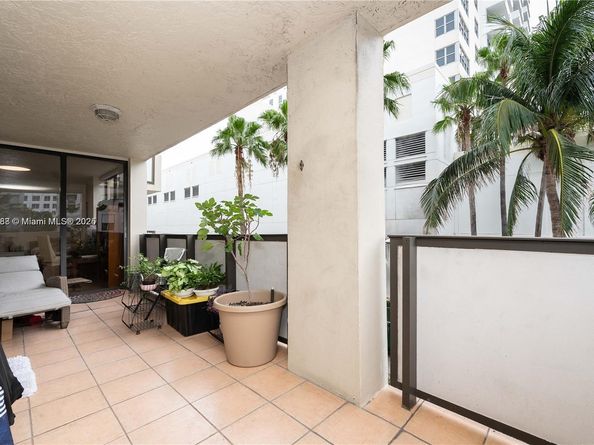 1621 Collins Ave 302, Miami Beach FL 33139