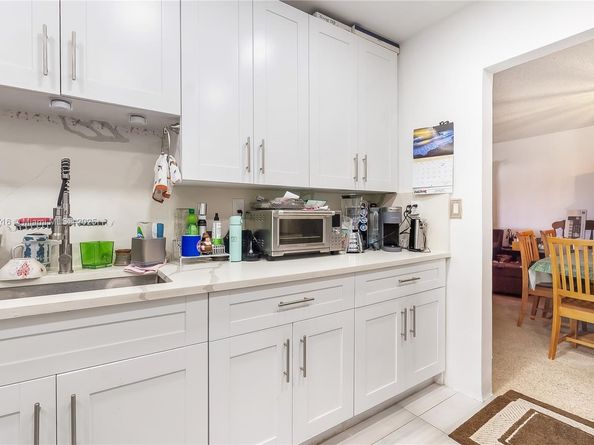5708 SW 39th St, West Park FL 33023