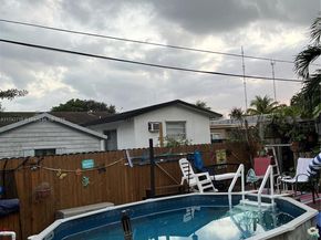 5708 SW 39th St, West Park FL 33023