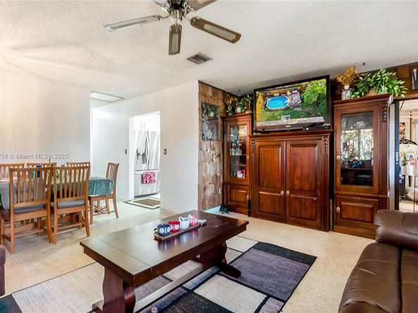 5708 SW 39th St, West Park FL 33023