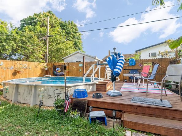 5708 SW 39th St, West Park FL 33023