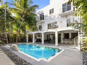 3545 E Glencoe St, Miami FL 33133