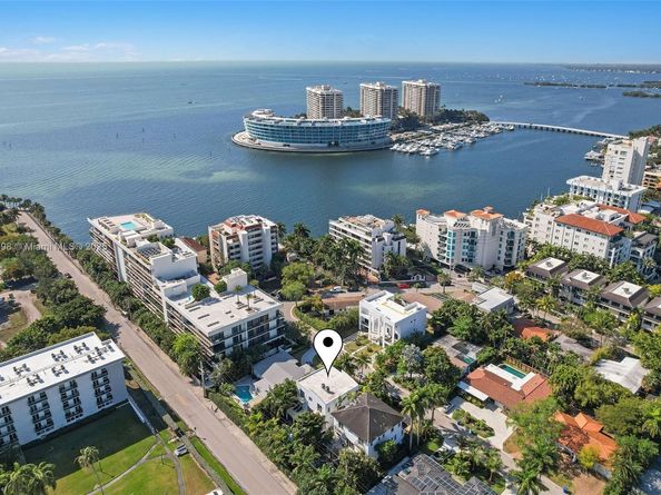 3545 E Glencoe St, Miami FL 33133