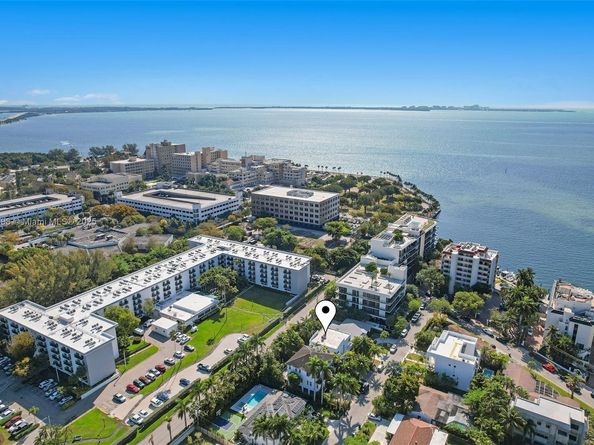 3545 E Glencoe St, Miami FL 33133
