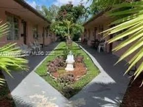 129 SE 5th St, Hallandale Beach FL 33009