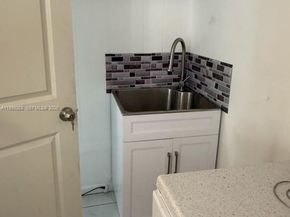 129 SE 5th St, Hallandale Beach FL 33009