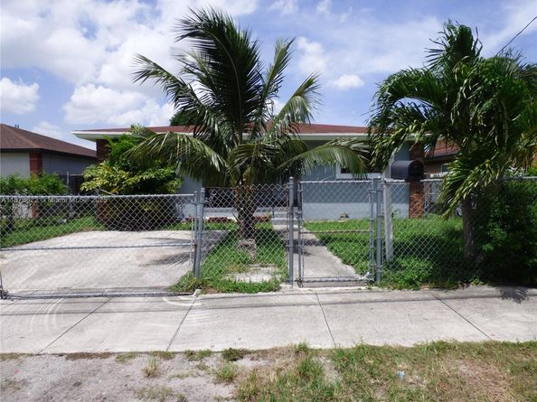 1321 NW 72nd St, Miami FL 33147