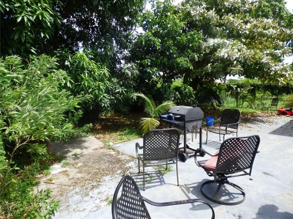 1321 NW 72nd St, Miami FL 33147