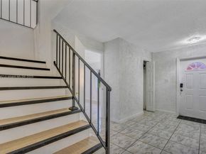 94 Pleasant Hill Ln, Tamarac FL 33319