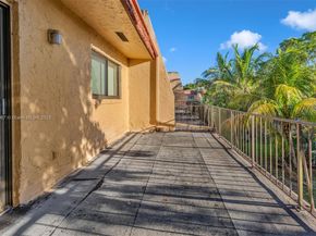 94 Pleasant Hill Ln, Tamarac FL 33319