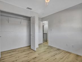 94 Pleasant Hill Ln, Tamarac FL 33319