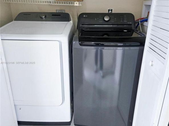 830 NW 79th Ter, Plantation FL 33324