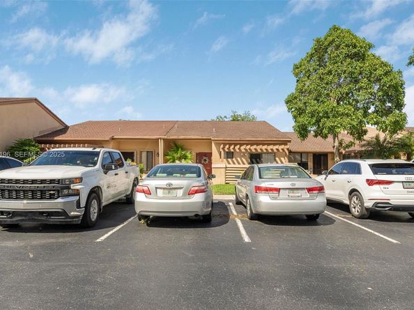 830 NW 79th Ter, Plantation FL 33324