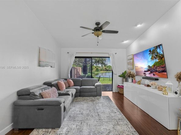 830 NW 79th Ter, Plantation FL 33324