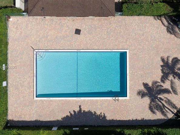 830 NW 79th Ter, Plantation FL 33324