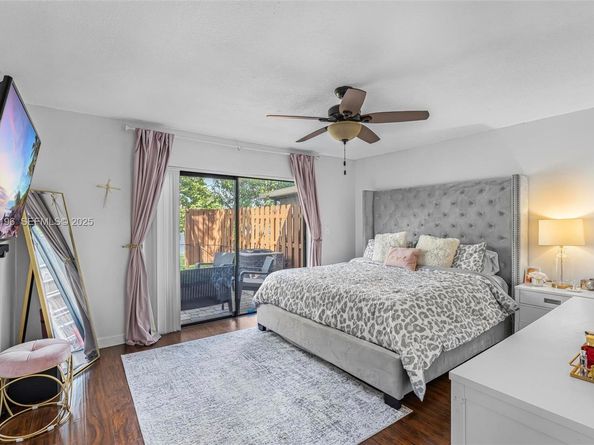 830 NW 79th Ter, Plantation FL 33324