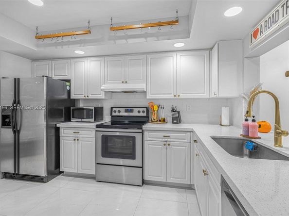 830 NW 79th Ter, Plantation FL 33324