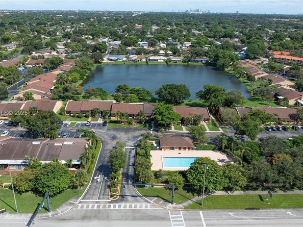 830 NW 79th Ter, Plantation FL 33324